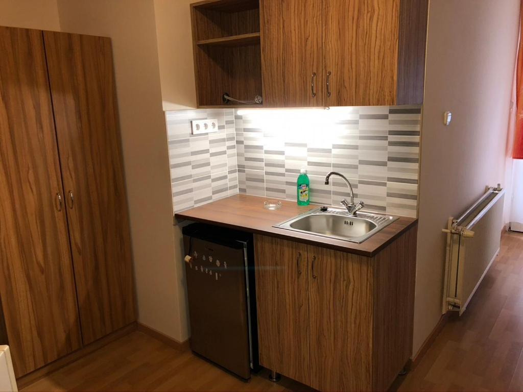 Kalvin Vendegszobak Debrecen Exterior foto