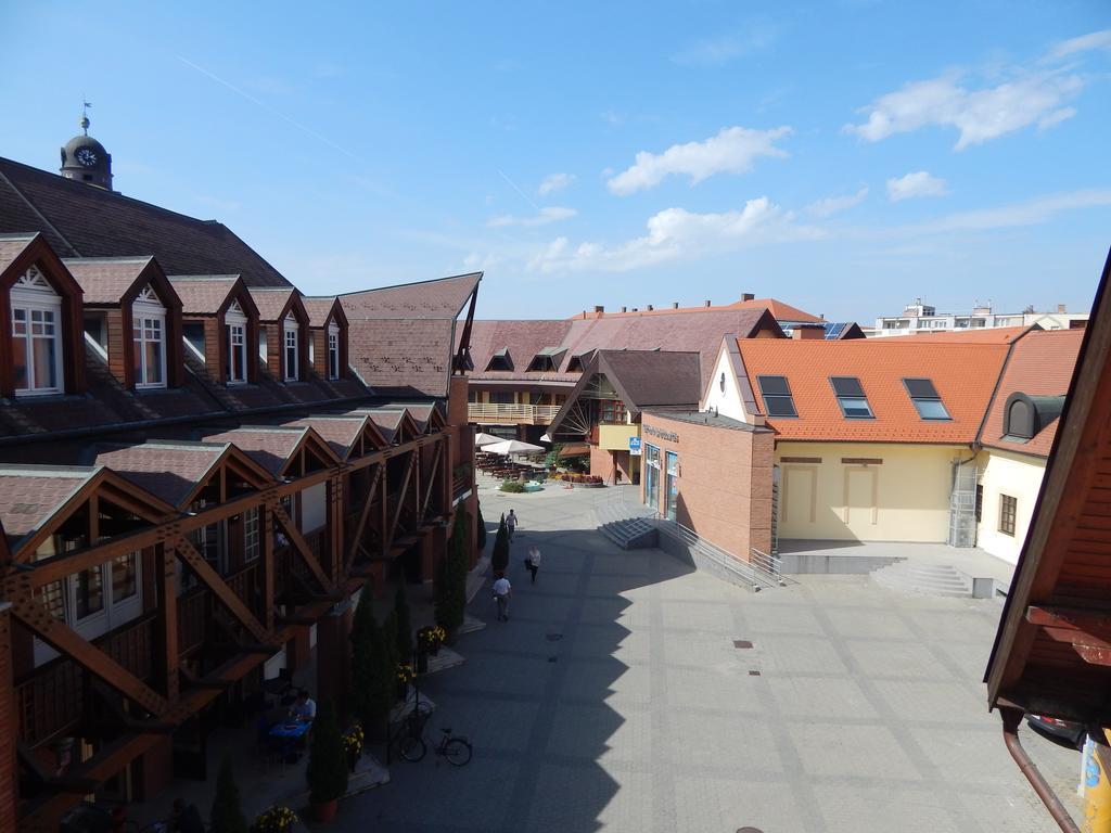 Kalvin Vendegszobak Debrecen Exterior foto