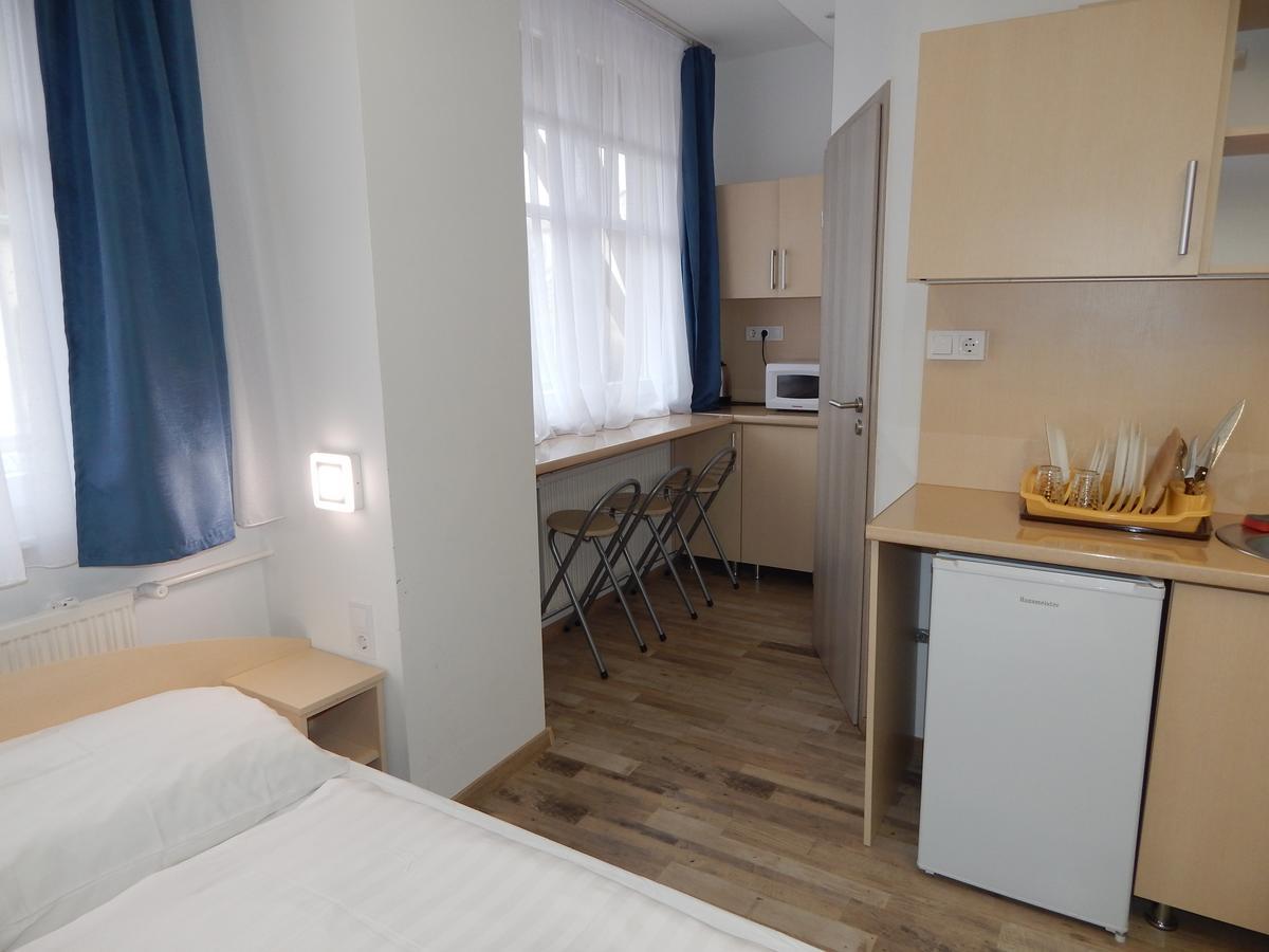 Kalvin Vendegszobak Debrecen Exterior foto