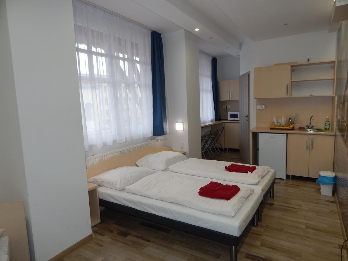 Kalvin Vendegszobak Debrecen Exterior foto